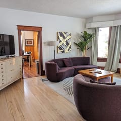 The NorthShore Lower Lofte - Retro, Eclectic Charm