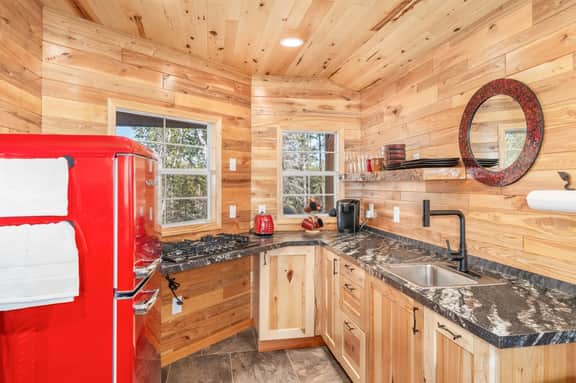 Flowing Waters Cabin - Tranquil Sauna Oasis - Image 4