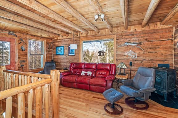Flowing Waters Log Home - Historic Charm, Modern Comfort - Image 5