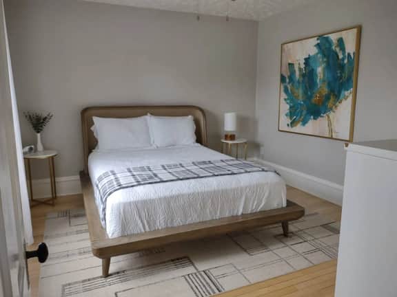 The NorthShore Suite - Quaint Retreat - Image 3