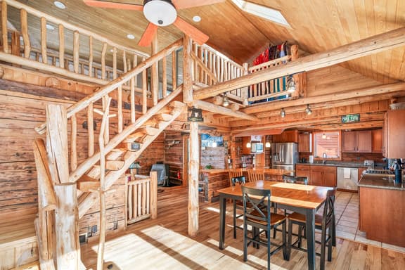 Flowing Waters Log Home - Historic Charm, Modern Comfort - Image 1